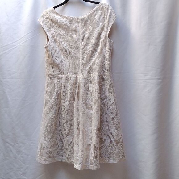 Liz Claiborne lace dress - Picture 3 of 3
